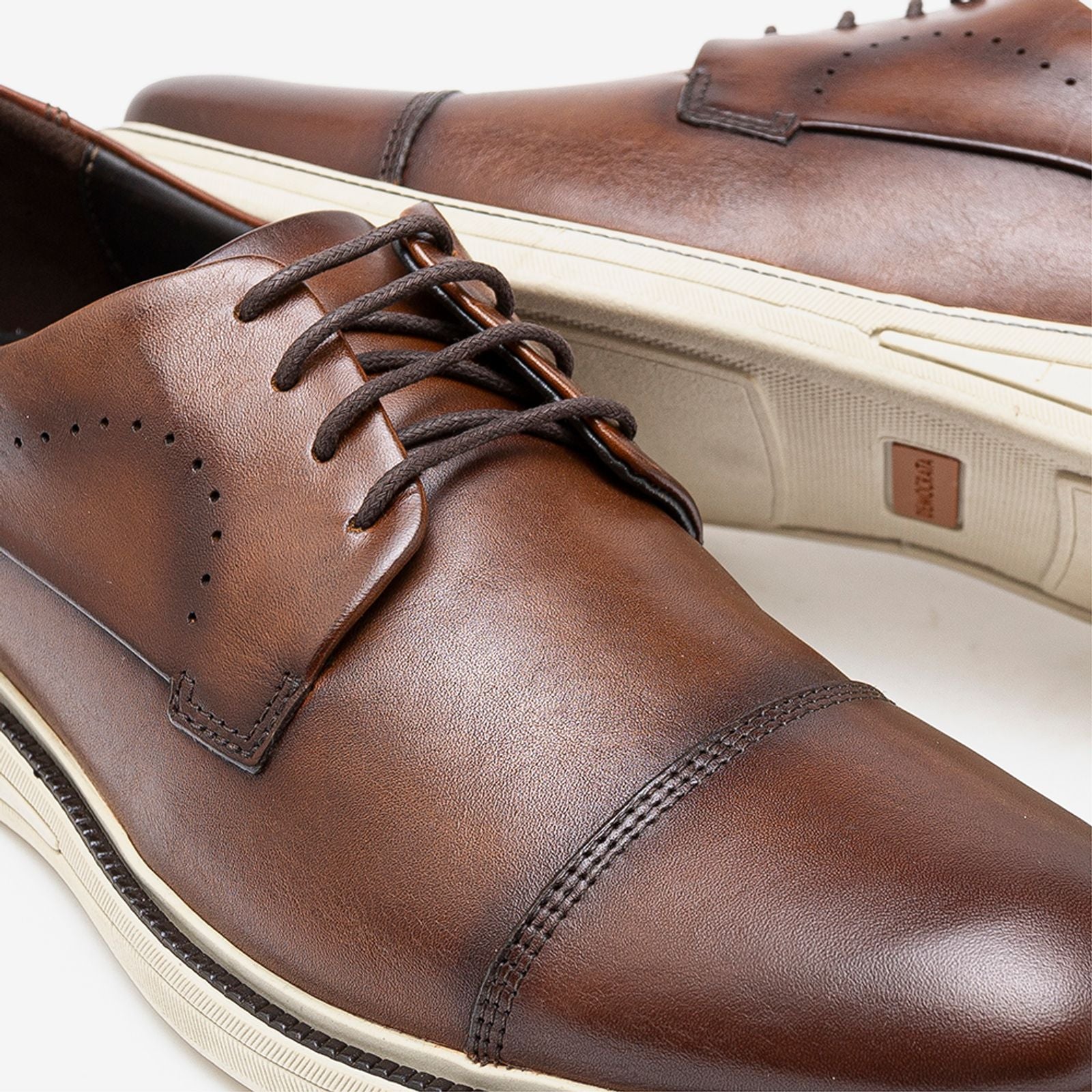 Sapato de Couro Metropolitan Bay Tan Cadarço - Image 3